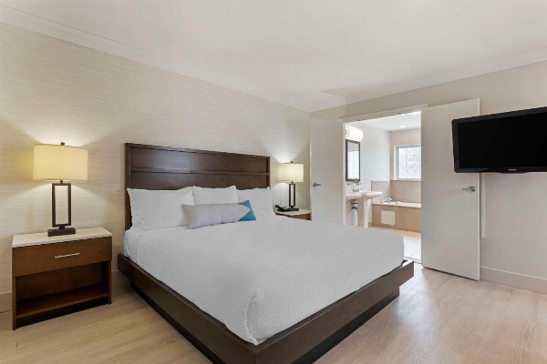 Best Western Plus All Suites Inn Main image